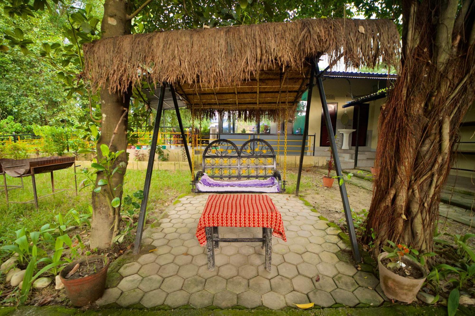 Chitwan Gaida Lodge - Animal Lovers & Birdwatchers Paradise 사우라하 외부 사진