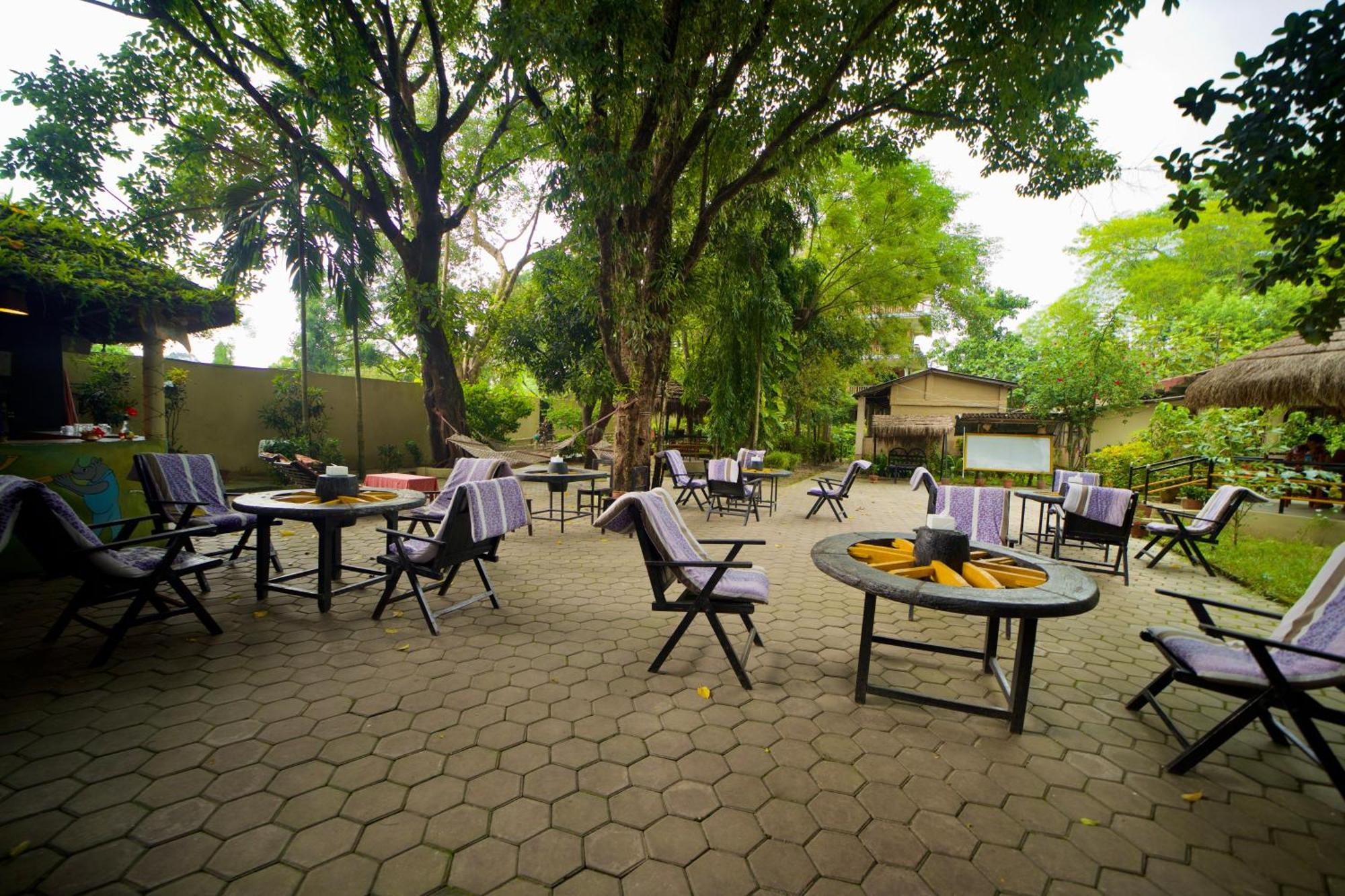 Chitwan Gaida Lodge - Animal Lovers & Birdwatchers Paradise 사우라하 외부 사진