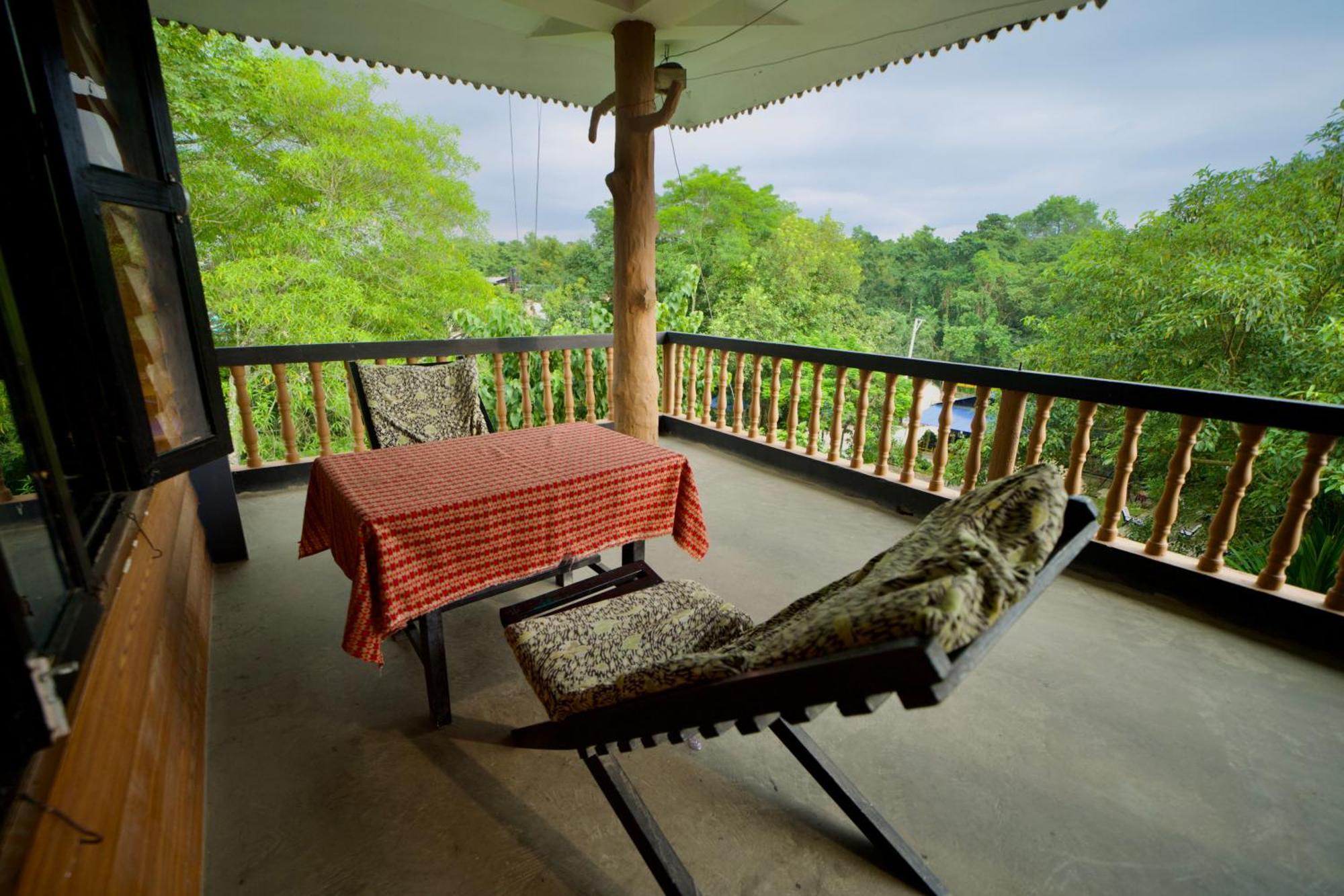 Chitwan Gaida Lodge - Animal Lovers & Birdwatchers Paradise 사우라하 외부 사진