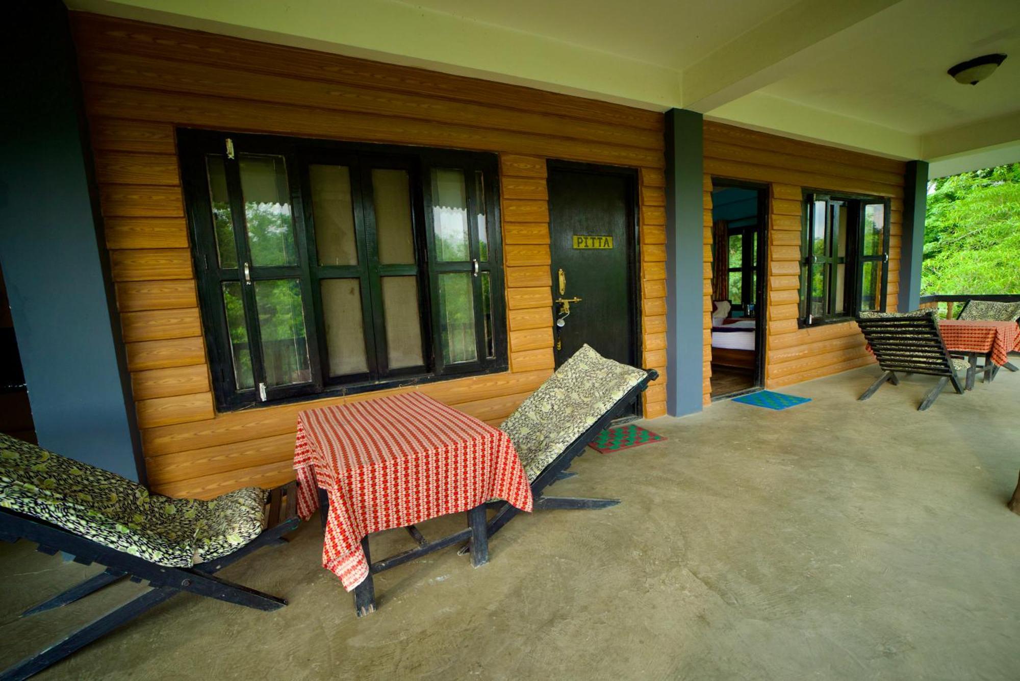 Chitwan Gaida Lodge - Animal Lovers & Birdwatchers Paradise 사우라하 외부 사진