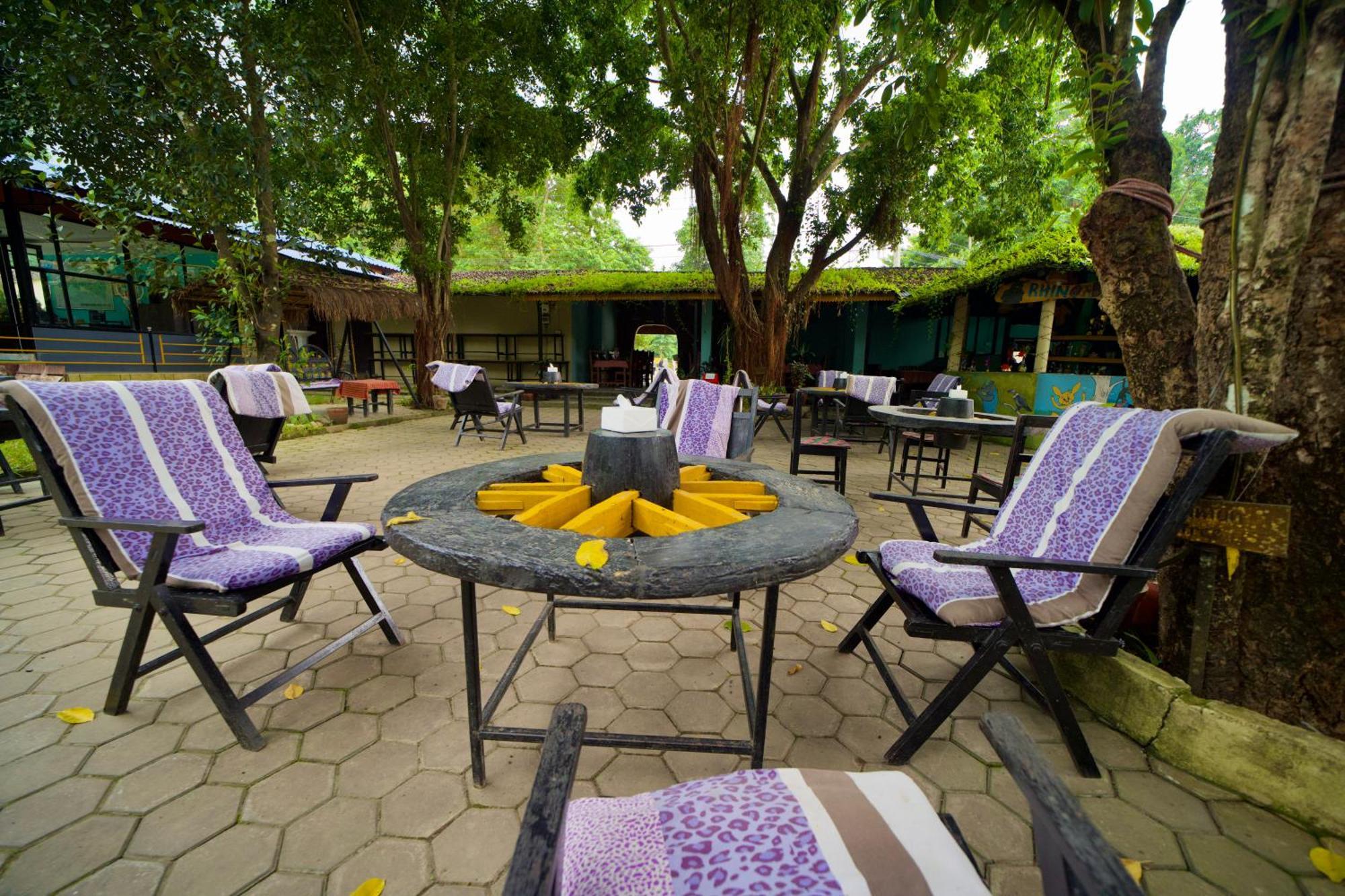 Chitwan Gaida Lodge - Animal Lovers & Birdwatchers Paradise 사우라하 외부 사진