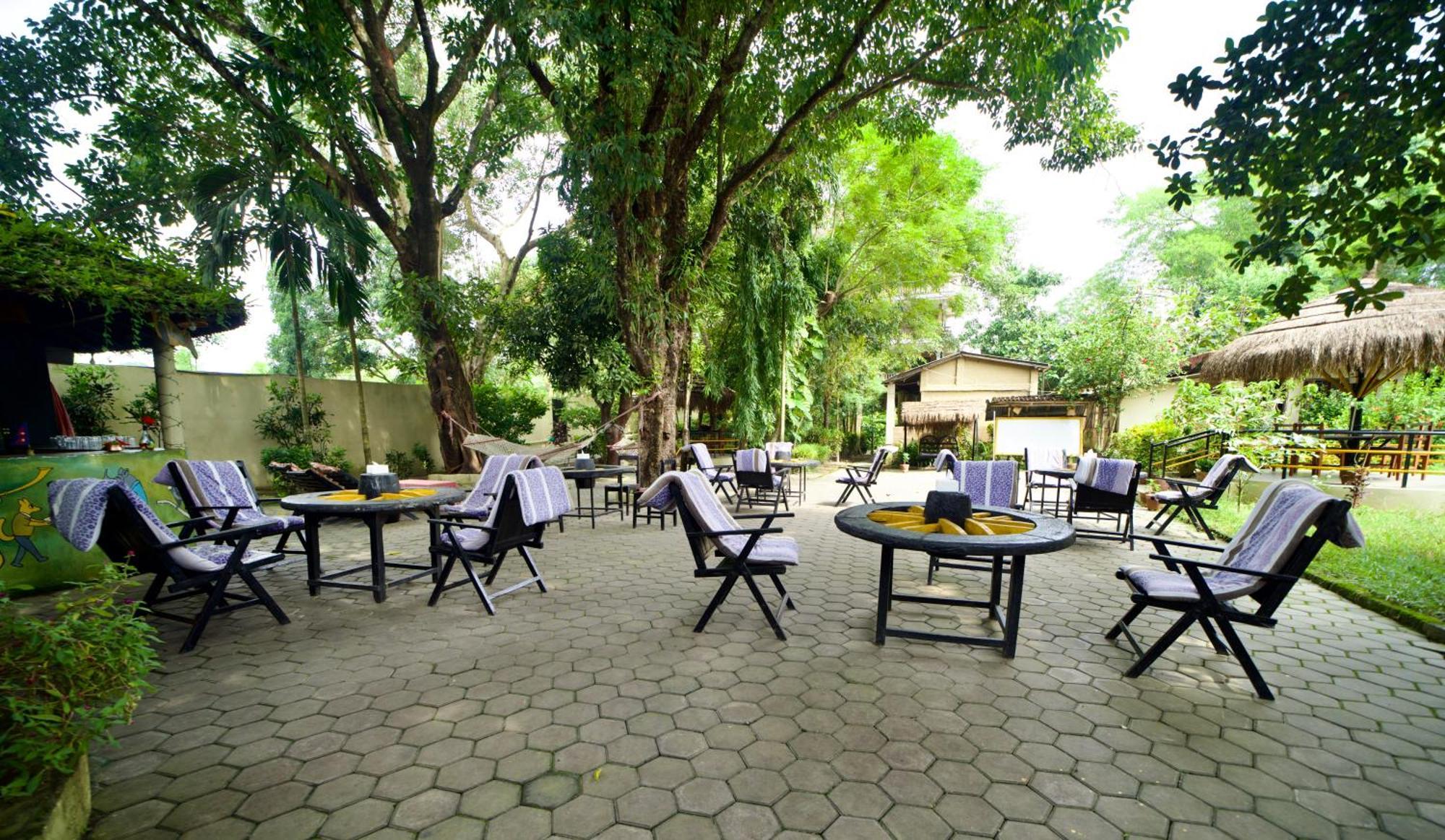 Chitwan Gaida Lodge - Animal Lovers & Birdwatchers Paradise 사우라하 외부 사진