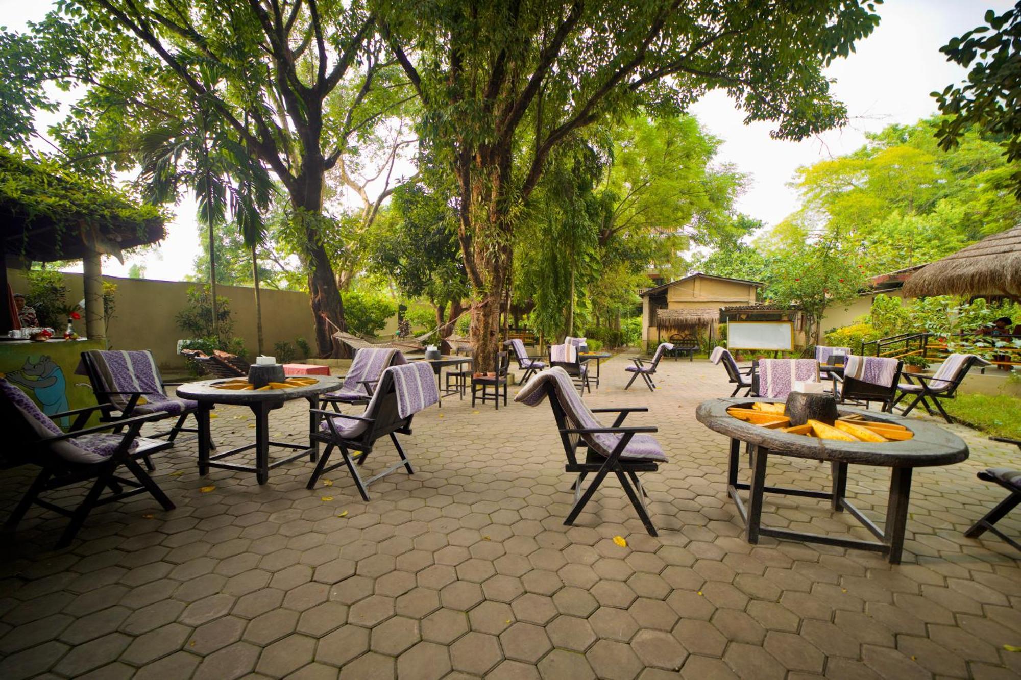 Chitwan Gaida Lodge - Animal Lovers & Birdwatchers Paradise 사우라하 외부 사진