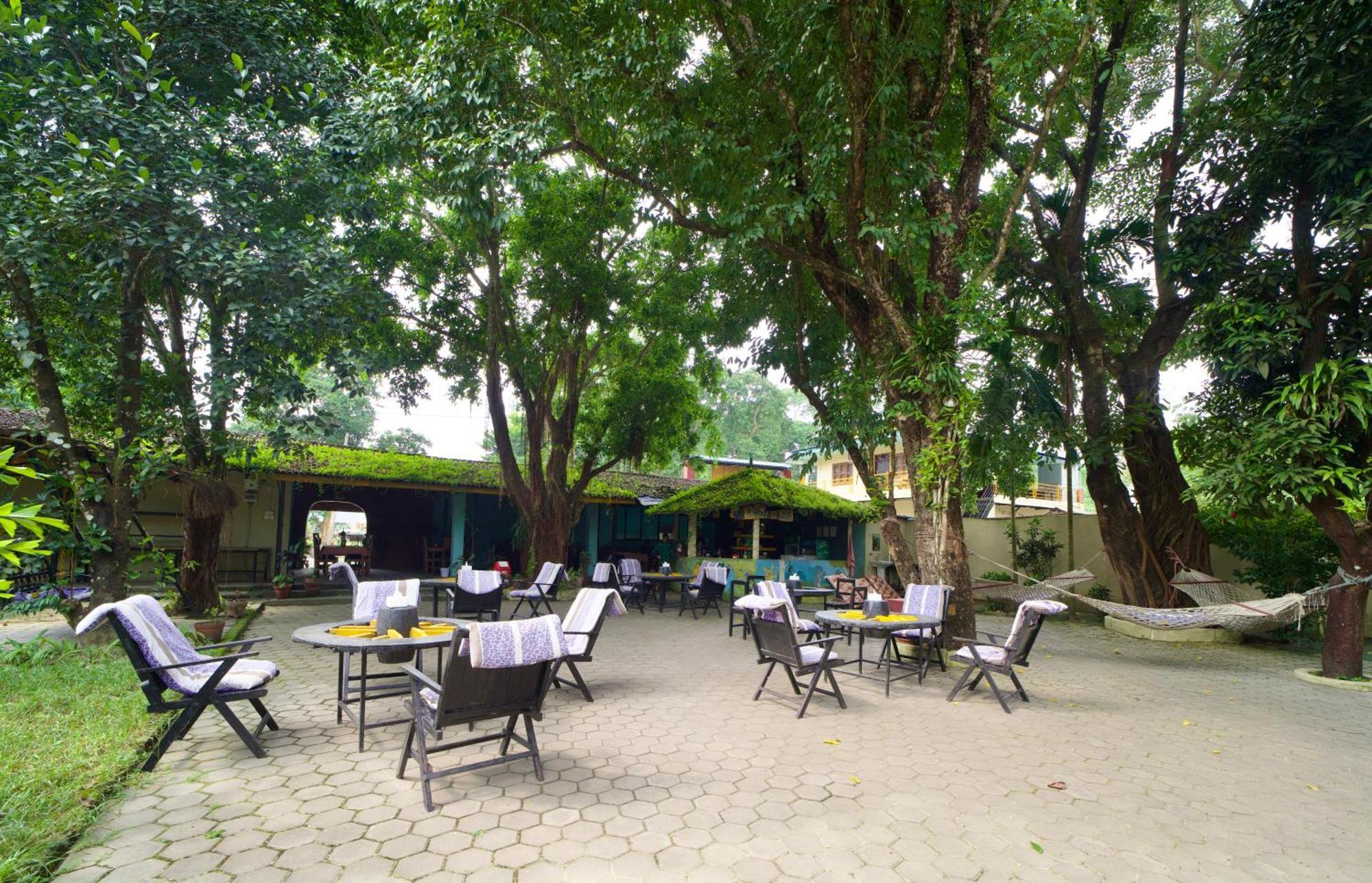 Chitwan Gaida Lodge - Animal Lovers & Birdwatchers Paradise 사우라하 외부 사진